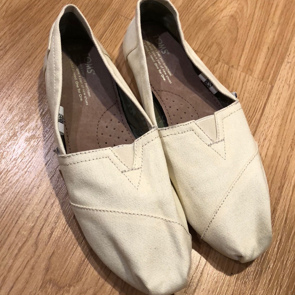 Toms